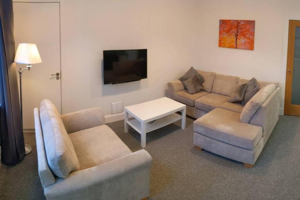 Glenfinnan - Two Bedroom Apartment Данфермлін Екстер'єр фото
